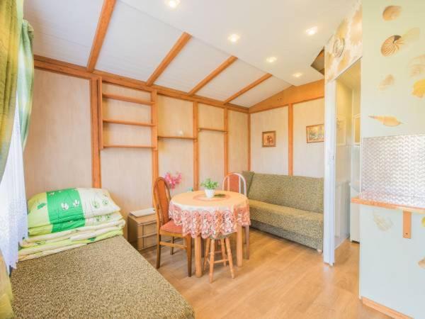 Hotel Zacisze,Klonowa 17 à Dźwirzyno Extérieur photo